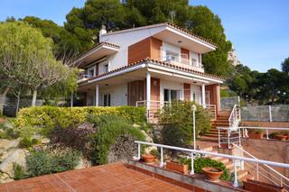 Casa a L´Estartit Poble. Chalet independiente de lujo con impresionantes vistas al mar me