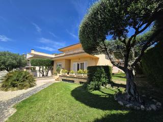 Casa  Carrer santa catalina. Precioso chalet independiente situado en una lujosa zona de torr