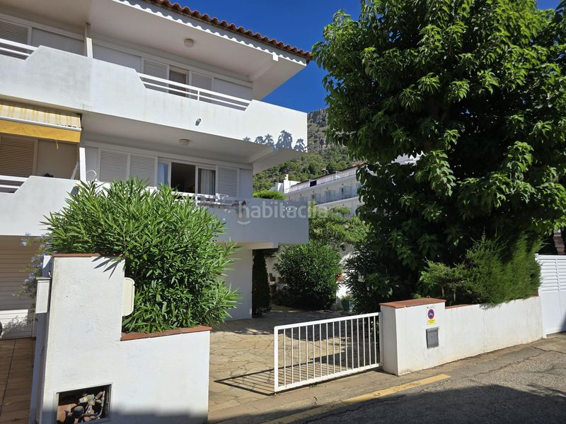 Foto 42325b68-084b-4d25-b0d3-fe43d8ab310f. Casa amb aparcament a l´Estartit poble Estartit