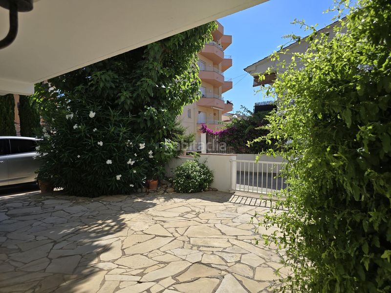 Foto fa2b8199-6b3d-479a-b7cf-3e5e9df15b35. Casa amb aparcament a l´Estartit poble Estartit