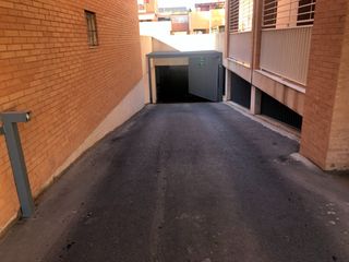 Parking coche en Orihuela 18. Venta de plazas de garaje en calle orihuela 18