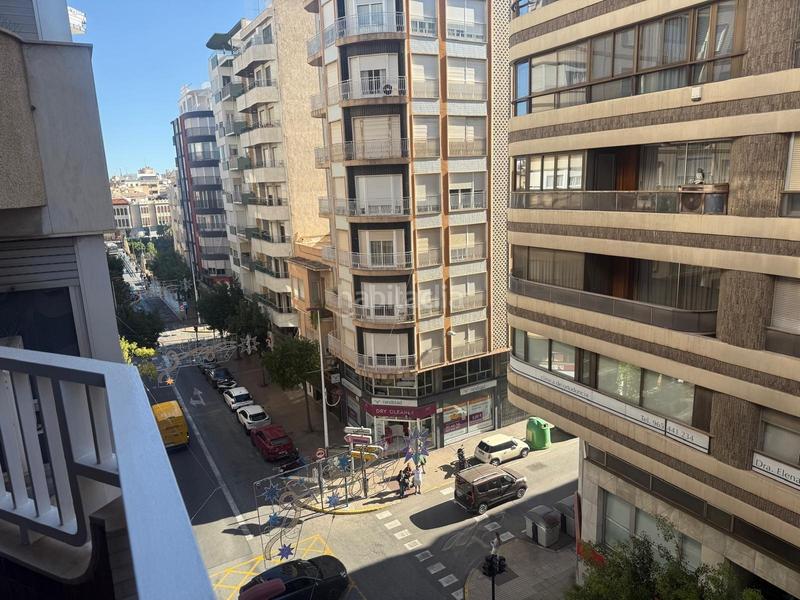 Foto cbb7b07e-b098-46d8-a4f4-7849b37561a3. Affitto appartamento in calle reina victoria 18 in Elche / Elx