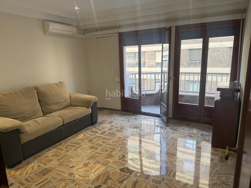 Foto d80d6985-a10e-4dde-a201-19d7ca0efe18. Affitto appartamento in calle reina victoria 18 in Elche / Elx