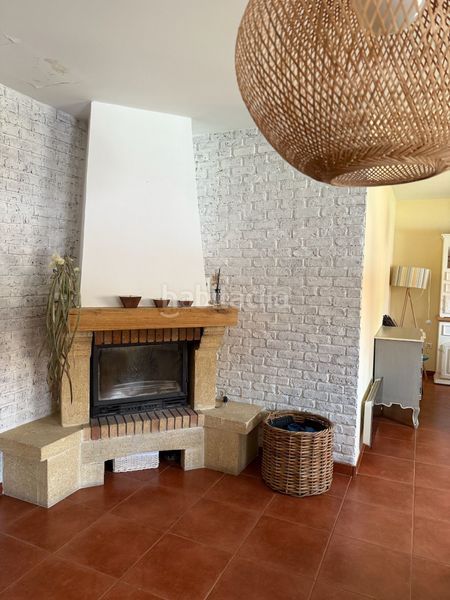 Foto b666ea42-84e1-4a67-ab83-9a677affae47. Xalet amb xemeneia calefacció aparcament piscina a Chiloeches