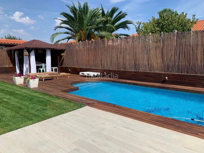 Foto bf856385-6c53-4303-a6e0-5d128f719143. Xalet amb xemeneia calefacció aparcament piscina a Chiloeches