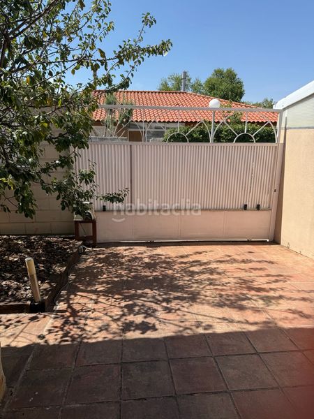 Foto cb46e946-b5da-47cb-a257-f57715f4644b. Xalet amb xemeneia calefacció aparcament piscina a Chiloeches