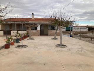 Xalet a Las Virtudes. Chalet en venta en villena cerca de las virtudes