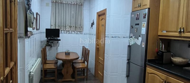 Foto a9fa103f-f188-41fe-bde3-fed51b297353. Casa amb xemeneia calefacció aparcament a El Rabal Villena