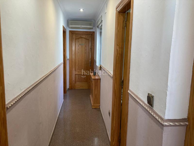 Foto b16a8e9d-ee1c-400e-9003-fe6bbe4a9035. Casa amb xemeneia calefacció aparcament a El Rabal Villena