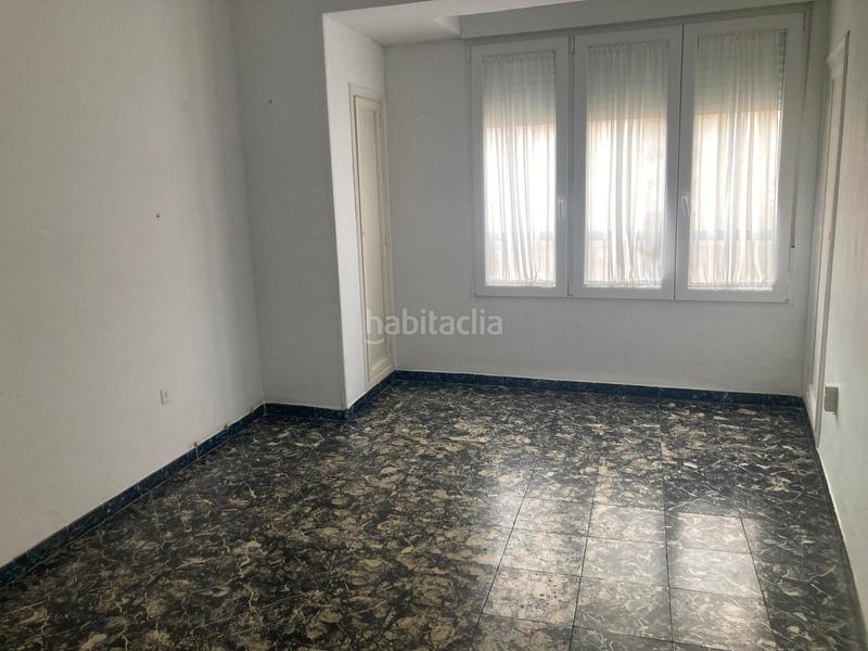 Foto 60f2bcfd-b673-43c9-a216-c3addac91691. Piso  en venta en el centro . en El Carril - Paseo de Chapi Villena