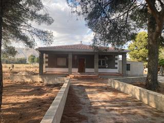 Chalet à Las Tiesas. Chalet en venta en villena