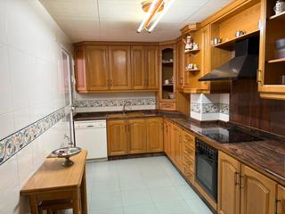Appartement à El Mercado - Plaza de Toros. Piso en venta en villena zona morenica.
