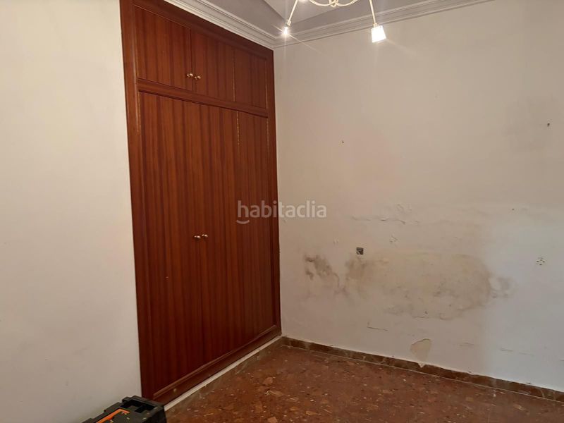 Foto b7bcd01e-5ada-4223-9966-8612ee4ea093. Pis amb xemeneia a Sax