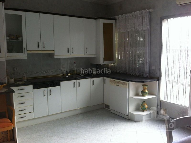 Foto bca1834c-ba88-49e2-a3d8-c9edd349f404. Edificio en Centro Torrejón de Ardoz