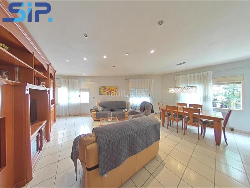 Foto 90d6284a-afab-4982-a219-e561d2b467ae. Casa amb calefacció aparcament a Les Clotes Vilafranca del Penedès