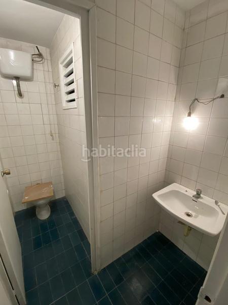 Foto 0aa143b4-e583-4c08-a5b4-567b9e807748. Local comercial  font verda en Centre Granollers