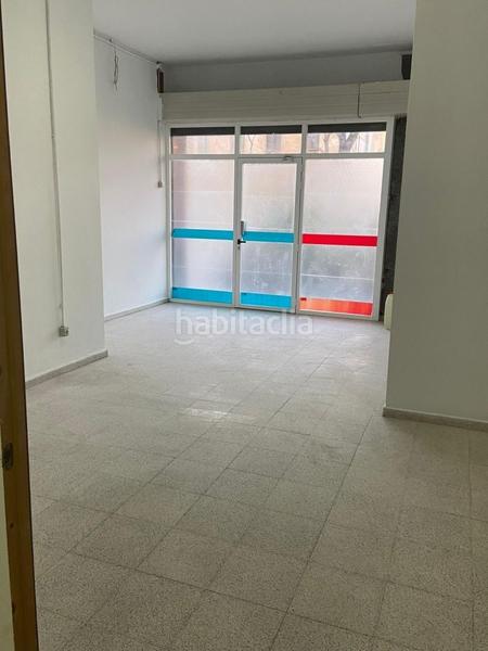 Foto dd598c40-4b92-47a3-acc6-cd5ac7b7bbee. Local comercial  font verda en Centre Granollers