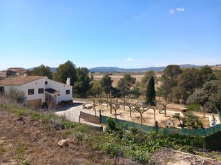 Maison à Font-rubí. Masia aislada en parcela de 11.564m2