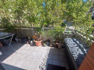 Pis a Poble Nou. Piso de 4 habitaciones en zona residencial