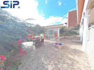 Maison à Els Canons - Les Orioles - Can Paulet. Casachalet en venta. zona sant boi de llobregat.