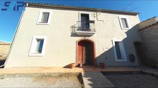 Masia a Font-rubí. Casa tipo masía con encanto junto a las viñas para reformar en f