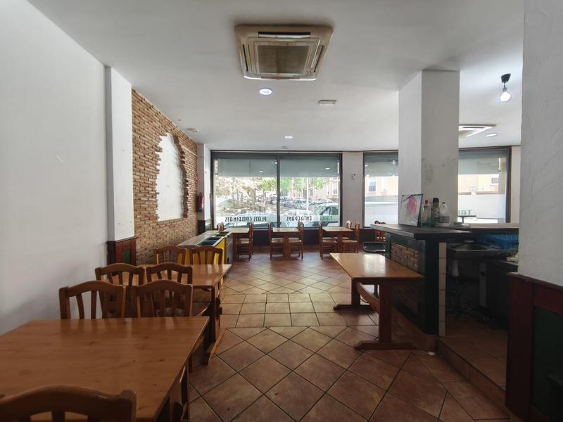 Foto 3c8c98e9-ec69-4b58-bcfb-ac76abc1e2ea. Local comercial oportunidad única en Les Clotes! local esquinero con gran visibilidad y posibilidad de terraza en Vilafranca del Penedès
