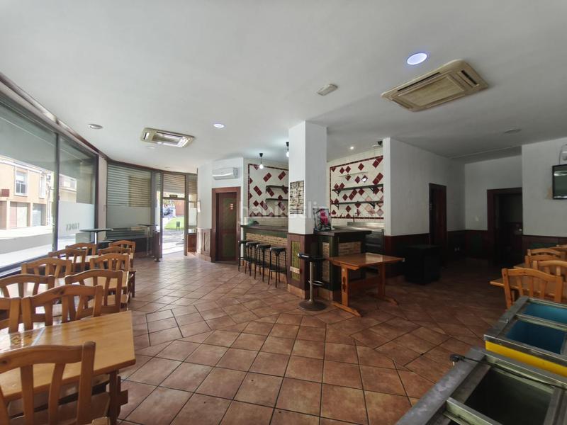 Foto 55309824-0e89-4a24-aff7-5e3de5c1da42. Local comercial oportunidad única en Les Clotes! local esquinero con gran visibilidad y posibilidad de terraza en Vilafranca del Penedès