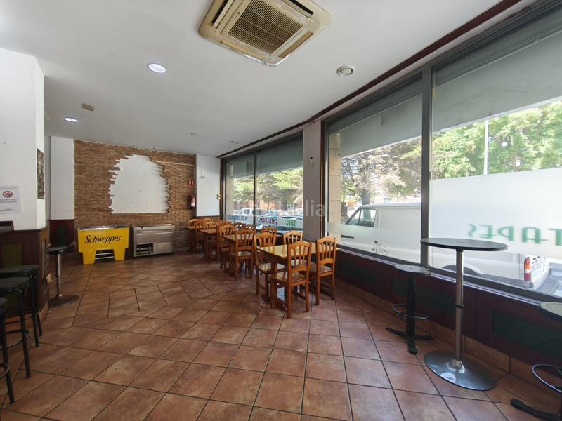 Foto 7d5bc8ba-8039-4904-8117-98c3c2d4bcf7. Local comercial oportunidad única en Les Clotes! local esquinero con gran visibilidad y posibilidad de terraza en Vilafranca del Penedès