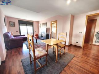 Miete Etagenwohnung in La Girada. Piso en la girada, en perfecto estado  solicitud informacion y v