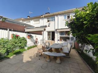 Reihenhaus in Els Monjos. Casa adosada en santa margarida i els monjos