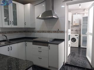 Miete Etagenwohnung in Les Clotes. Piso con ascensor de 4 habitaciones  solicitud informacion y vis