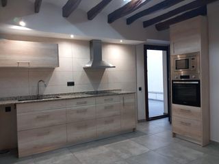 Lloguer Pis a Sant Julià. Planta baja con patio