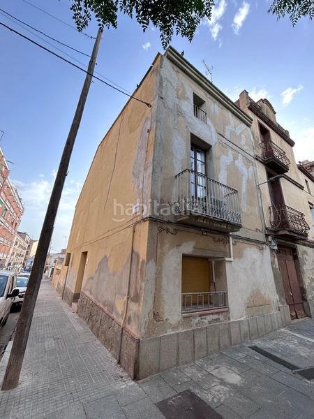 Foto df6f29e3-2438-4355-adf1-33467d8be58a. Casa a Nucli Urbà Esparreguera