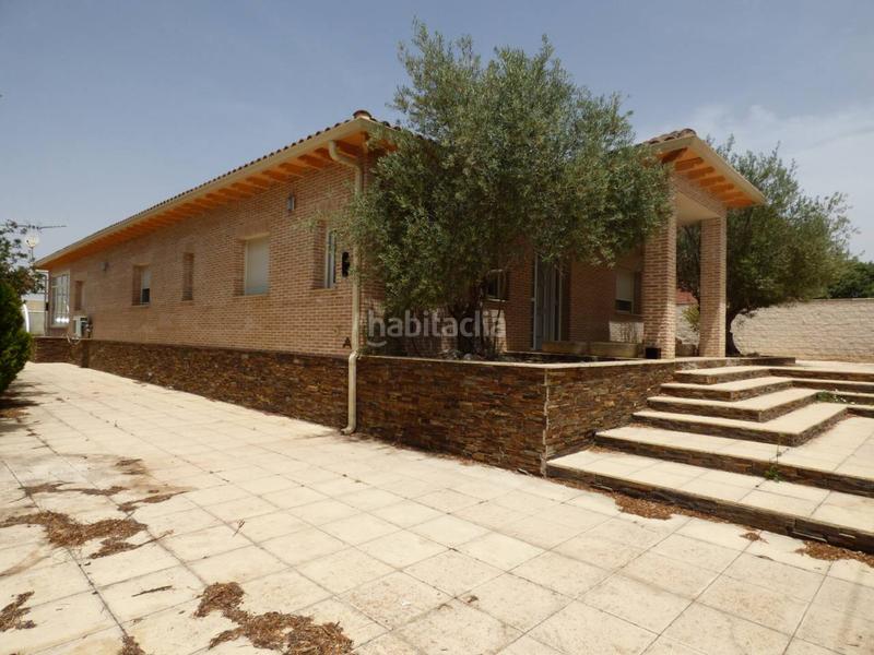 Foto 5863f8f3-db0d-48fc-acdb-0492f730c964. Chalet  individual en venta en Valdeaveruelo