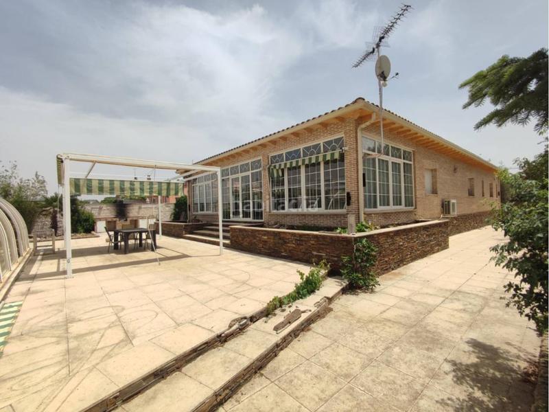Foto b65b2dfb-9cf7-46e7-b115-1563e6485539. Chalet  individual en venta en Valdeaveruelo