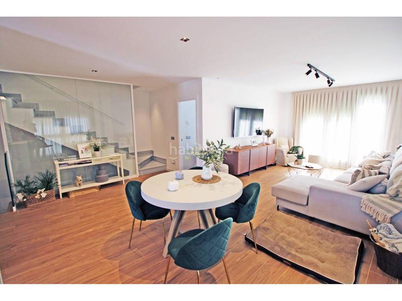 Foto 1ab18540-780e-466e-9679-458a26844a32. Casa aparellada amb calefacció aparcament piscina a Guadalajara