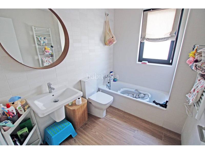 Foto 378c9eb1-5520-44b6-add4-b824509c056a. Casa aparellada amb calefacció aparcament piscina a Guadalajara