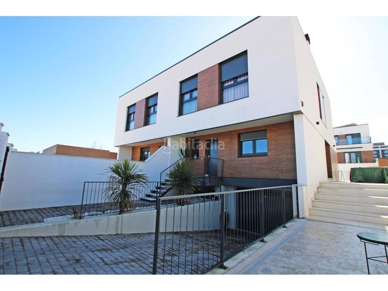 Foto 64acf562-fb11-4bc3-839b-c8adca196ade. Casa aparellada amb calefacció aparcament piscina a Guadalajara