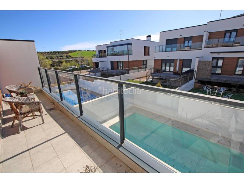 Foto c500cc1c-3665-4f17-b013-73adf0c8e40a. Casa aparellada amb calefacció aparcament piscina a Guadalajara