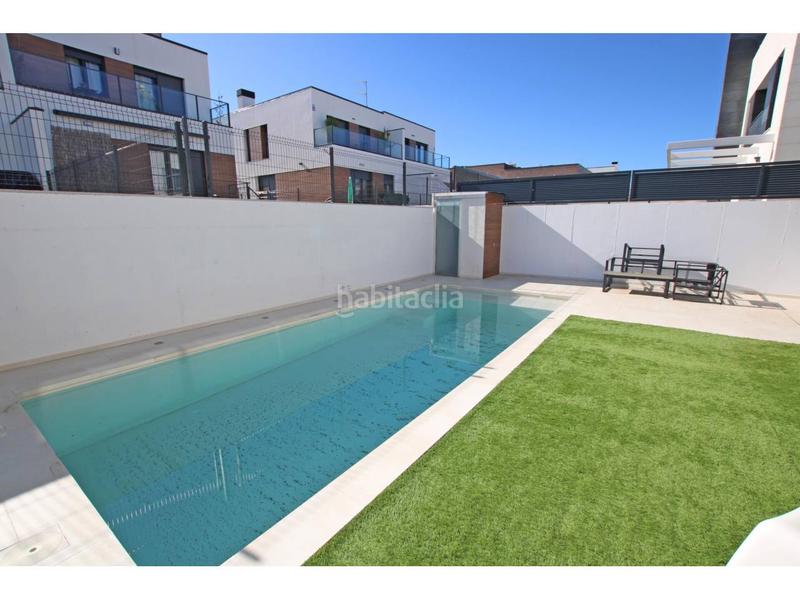 Foto ca034278-ec5a-49e5-b392-962b701250fe. Casa aparellada amb calefacció aparcament piscina a Guadalajara