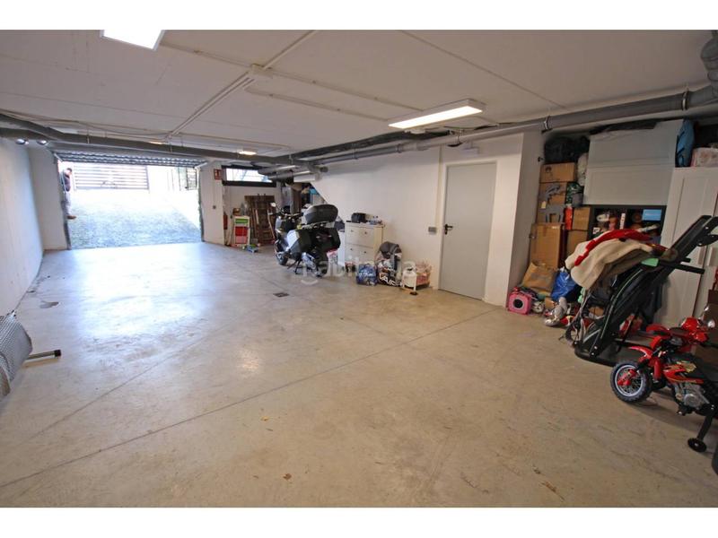 Foto de096875-b3c3-44f1-bdd4-7b6d35103e62. Casa aparellada amb calefacció aparcament piscina a Guadalajara