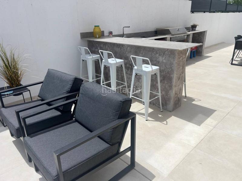 Foto e0740999-7327-4136-99b2-d9076004a1ea. Casa aparellada amb calefacció aparcament piscina a Guadalajara