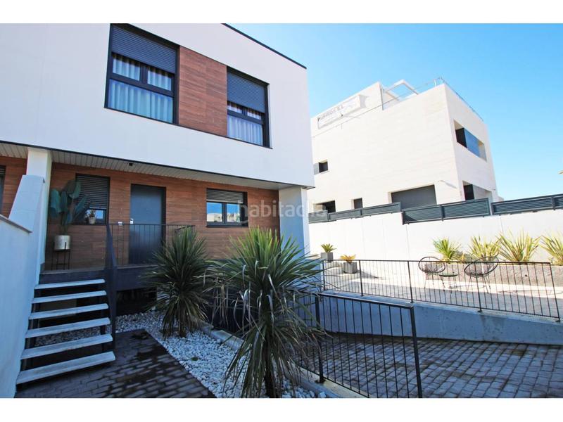 Foto e0c15f54-fc5f-4c71-ba69-14aaa792224f. Casa aparellada amb calefacció aparcament piscina a Guadalajara