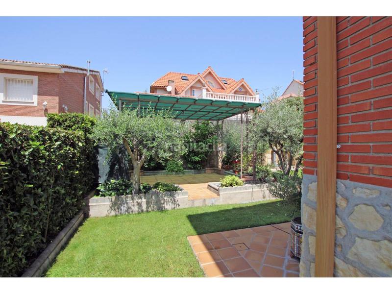 Foto 23cdc622-23f8-44af-a872-130c833b33ff. Chalet  en venta en Cabanillas del Campo