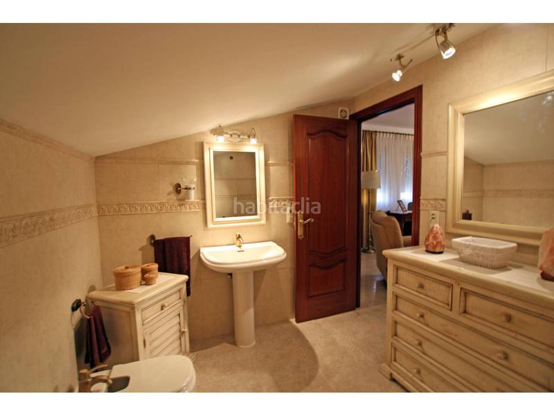 Foto d1b60fb8-e17a-4262-b200-26cbb39d3dd0. Chalet  en venta en Cabanillas del Campo