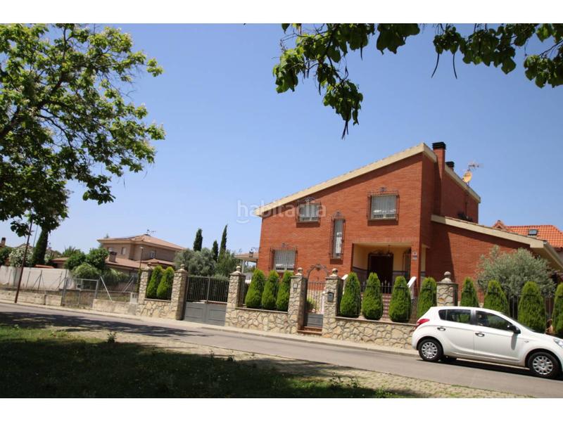 Foto f608b21c-a855-45e4-a814-5469652cba75. Chalet  en venta en Cabanillas del Campo