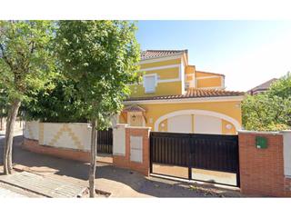 Chalet  Miguel de cervantes. Chalet en venta en cabanillas del campo