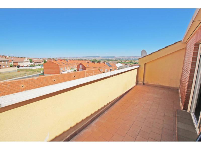Foto c9347cb8-35d7-420e-8dd4-b87be0252b73. Duplex con riscaldamento in Cabanillas del Campo