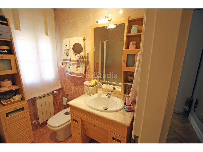 Foto 3fa6364a-efee-4c3f-8472-495ab8cb0677. Casa adossada amb calefacció aparcament piscina a Cabanillas del Campo