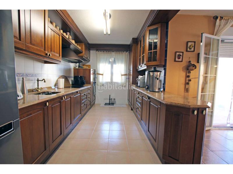 Foto 80ab2a05-d87d-4559-b330-b710b9bcf2b7. Casa adossada amb calefacció aparcament piscina a Cabanillas del Campo